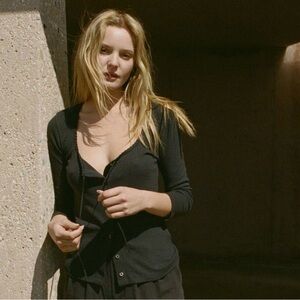 Doen Black Vivienne Tee